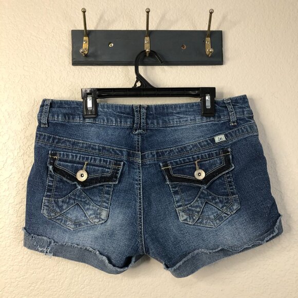 L.E.I Ashley Lowrise Denim Shorts Y2K Button Flap Pockets Sz. 11 Blue Jean Short - Picture 9 of 9